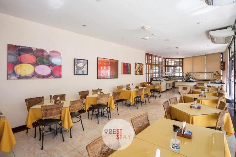 Apartamento No Coracao Do Leblon, Com Limpeza Diaria Incluida *