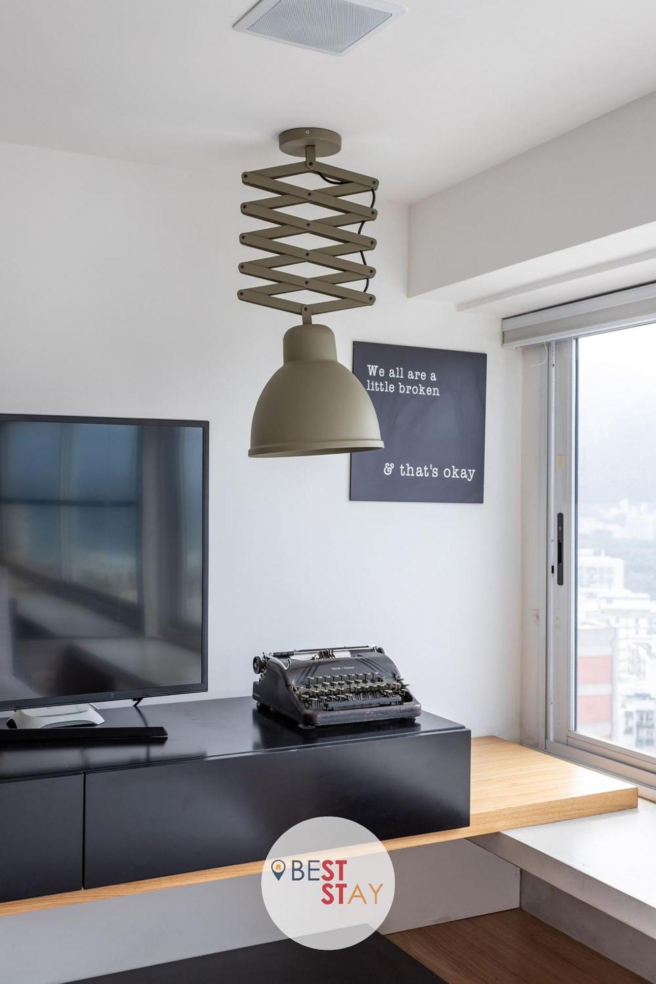 Apartamento No Coracao Do Leblon, Com Limpeza Diaria Incluida *